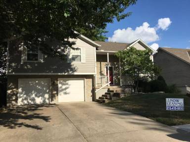 Main picture of 217 SE Topaz Dr