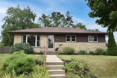 Main picture of 3957 N 98th St