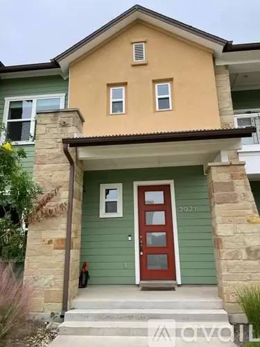 Main picture of 3921 Vaughan St