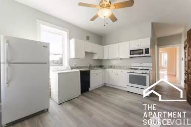 Main picture of 2042 W Armitage Ave