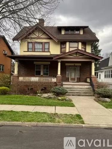 Main picture of 43 Walnut Ave