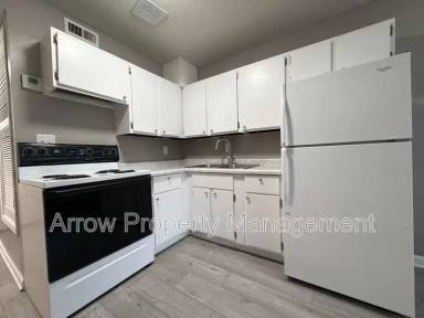 Main picture of 1111 E - Unit 5