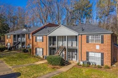 Main picture of Scarlet Pointe and Springmont Gardens Apartments
