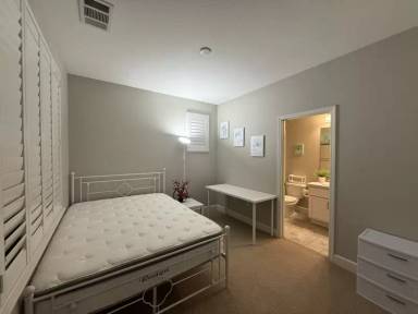 Main picture of 210 Selby Ln