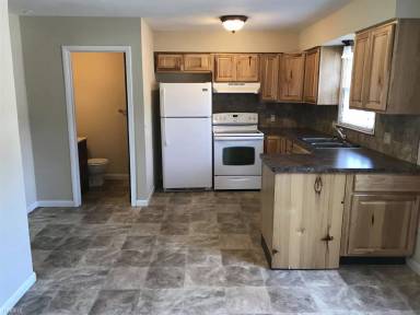 Main picture of 1024 Columbus Cir N