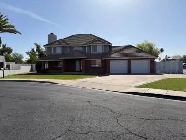 Main picture of 2666 E Hope St