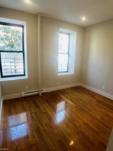 Main picture of 130 Wadsworth Ave