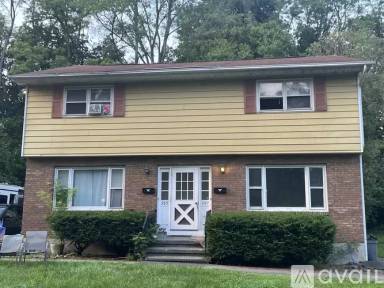Main picture of 305 Olean St