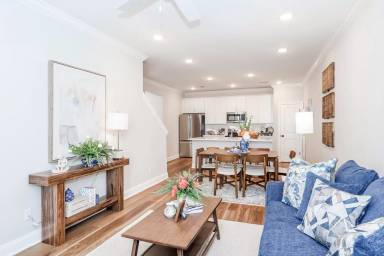 Main picture of 3539 Fenwick Way