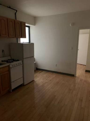 Main picture of 328 E 14th St