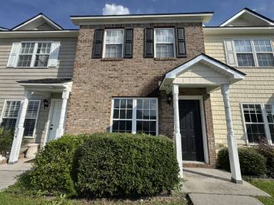 Main picture of 302 Streamwood Dr