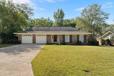 Main picture of 408 Mandalay Dr