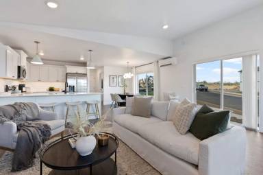 Main picture of 4111 SW Pumice Ave