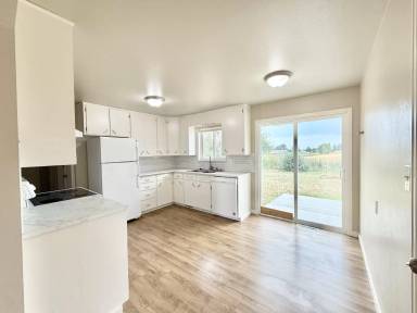 Main picture of 5002 S Iowa Ave