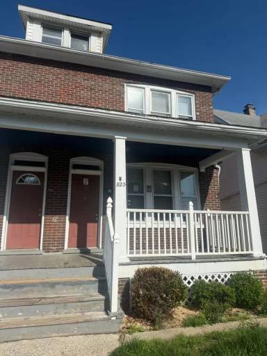 Main picture of 823 Pine St