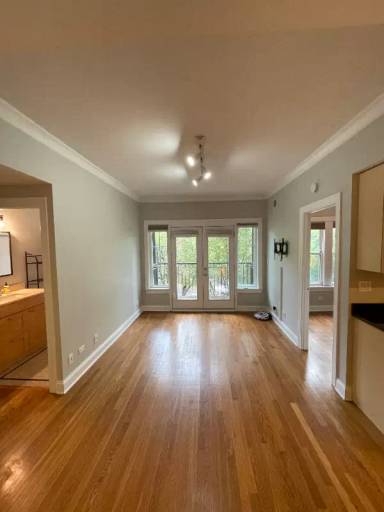 Main picture of 4420 N Ashland Ave