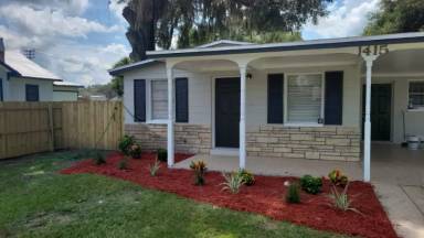 Main picture of 1415 E Bay St