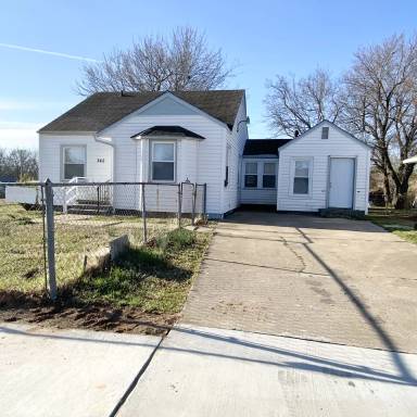 Main picture of 342 E Woodrow St