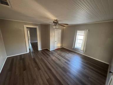 Main picture of 921 County Road NE 2150