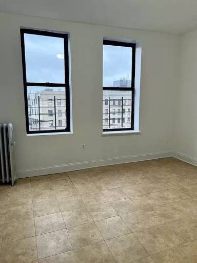 Main picture of 2095 Grand Concourse