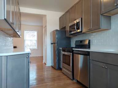 Main picture of 2130 W Berteau Ave
