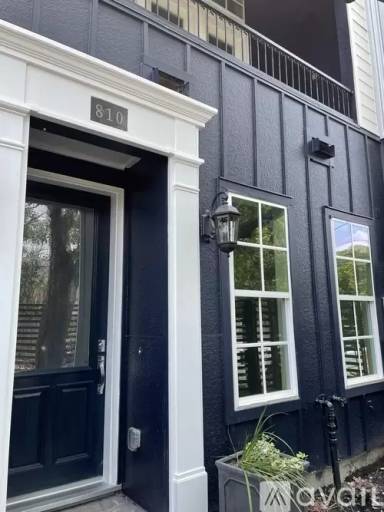 Main picture of 810 Cage St