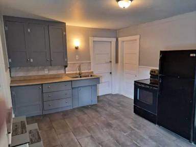 Main picture of 138 Spring St