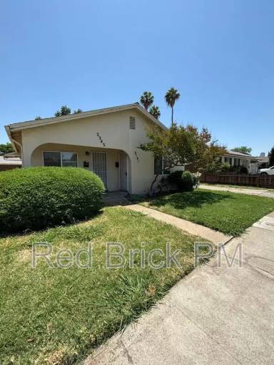 Main picture of 2240 Glen Ave