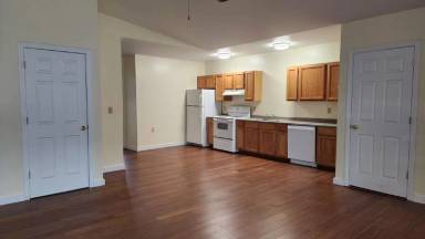 Main picture of 81 Main St