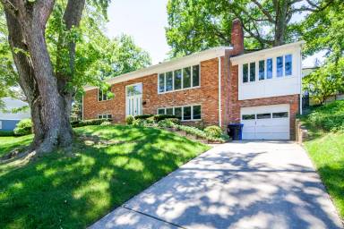 Main picture of 3920 N Woodstock St