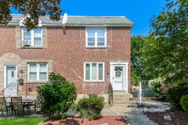 Main picture of 241 Westpark Ln