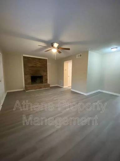 Main picture of 185 Shoemaker Ct