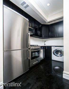 Main picture of 228 E 84th St