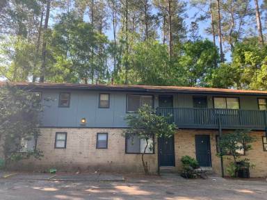 Main picture of 7203 SW 44th Pl