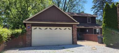 Main picture of 27900 Hiller St