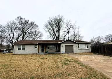Main picture of 2515 N Richmond St