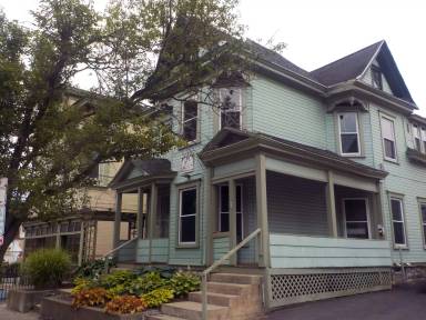 Main picture of 120 Dell St