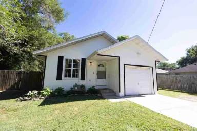 Main picture of 3101 W Grand St