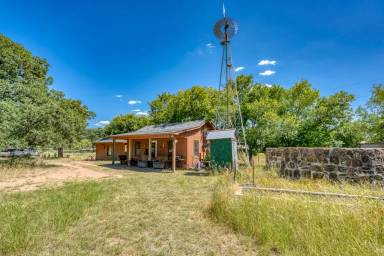 Main picture of 1451 Black Jack Rd