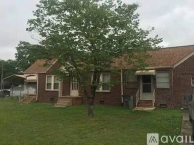 Main picture of 216 Beatrice St