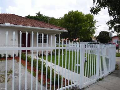 Main picture of 1651 SW 31st Ave