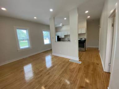 Main picture of 4023 E Elm Rd