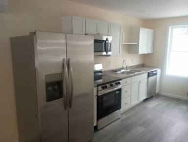 Main picture of 4 Boulder Dr