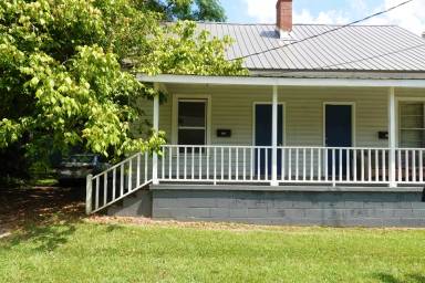 Main picture of 102 Delano Ave