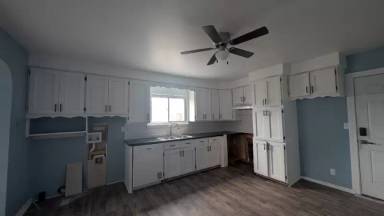 Main picture of 472 Burgess St