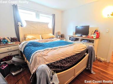 Main picture of 35 Larch St
