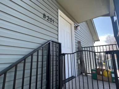 Main picture of 560 Bozarth Ave