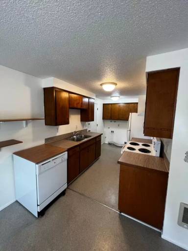 Main picture of 1620 Long Island Dr