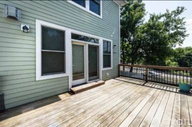 Main picture of 201 W Summit St