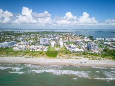 Main picture of Twin Towers